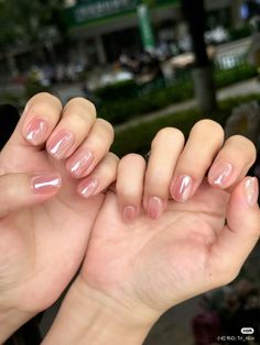 #Nailinspiration #coquette #cute #shiny Korean French Tip Nails, Short Coquette Nails, Short Nails Cute, Cute Manicure, Hippie Nails, Gel Acrylic Nails