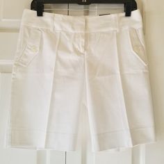 Classic, Crisp, Cool Bermuda Walking Shorts. 10" Inseam. Size 2r. Nwt. Classic White Shorts With Pockets, White Knee-length Bottoms With Pockets, Classic White Bermuda Shorts, White Workwear Shorts With Pockets, White Classic Short Bottoms, Classic White Shorts, Classic White Short Length Bottoms, Classic White Shorts With Short Inseam, Classic White Bottoms With Short Inseam