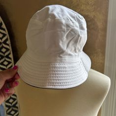 Unisex Black/White Reversible Bucket Hatnever Worn White Cotton Reversible Hat, White Reversible Wide Brim Bucket Hat, Trendy Black Reversible Bucket Hat, White Reversible Bucket Hat, Reversible Black Bucket Hat, Women Accessories, Black And White, White, Hats