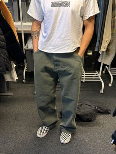 Vans Shoes Outfit Mens, Man Outfit Inspiration, Mens Vans Outfit, Styling Vans, Vans Shoes Outfit, Aesthetic Outfit Men, Vans Outfit Men, Outfit Cowo, Vans Slippers