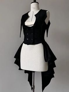 This price includes a waistcoat only, others are not included.  This waistcoat features a striking bat-shaped collar that adds a unique gothic flair to any ensemble. The backless design is both daring and sophisticated, with a lace-up closure at the back, this waistcoat offers an adjustable fit, ensuring both comfort and style.   	 		 			Size 			XS 			S 			M 			L 			XL 		 		 			Bust 			84 			86 			90 			94 			98 		 		 			Shoulders 			30 			30.5 			31.5 			32.5 			33.5 		 		 			Waist 			64 			68 Bat Corset, Steampunk Fashion Female, Purple Gothic, Steampunk Fashion Male, Gothic Skirts, Black Bat, Gothic Lolita, Steampunk Fashion, Lolita Fashion