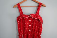 Sweet little retro dress featuring a stretchy waist and pockets. In great shape. Red Dress With Pockets For Day Out, Cute Fitted Dresses With Pockets, Retro Red Dress For Day Out, Sweetheart Dress, Retro Dress, Dress Clothes For Women, Red Floral, Art Collection, Dress Outfits