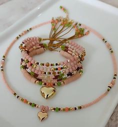 قلادات متدلية, Diy Bracelet Designs, Diy Bracelets Patterns, Beads Bracelet Design, Handmade Jewelry Tutorials, Jewelry Accessories Ideas, Homemade Jewelry, Handmade Wire Jewelry, Beaded Jewelry Patterns