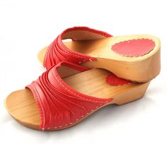 Health clogs, women's clogs with open fingers. The upper is made of natural grain leather. Wooden sole, padded with non-slip soles. A model that fits a typical foot width. Classic, standard numbering. The thickness of the soles under the fingers is 2 cm Height of the bottom under the heel 4.5 cm Women's clogs slippers Polish production. The top is made entirely of natural leather. The edge of the upper is lined with a soft trim, which gives them comfort and convenience (it does not put pressure Wood Clogs, Womens Clogs And Mules, Swedish Clogs, Clogs And Mules, Wooden Clogs, Clog Slippers, Women's Clogs, Clog Sandals, Wooden Shoes