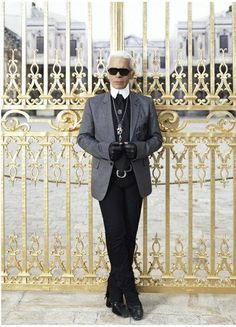 Karl Lagerfeld Does Not Like French Food, but He Is a Fan of Versailles Fashion Quotes Inspirational, Chanel Outlet, Annie Leibovitz, French Fashion Designers, Elsa Peretti, Famous Designers, Fashion 2018, Carolina Herrera