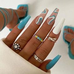 Französische Ballett-Kunstnägel mit Goldfolien-Glitzer-Designs, tragba – AMAIO Blue And White Nails, Ballet Nails, Nagel Tips, Her Nails, Coffin Nails Designs, Nail Arts, Nail Polishes