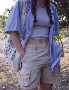 Summer outfit inspo for women (flannel shirt and beige shorts) #tiktok #summer #outfit #inspo Beige Shorts Summer Outfit, Summer Fits Women Aesthetic, Outfits With Bottom Up Shirts, Summer Outfits Button Up, Outfits With Short Sleeve Shirt, Outfits With Mens Shirts For Women, Flannel Shirt Outfit Summer, Shorts And Flannel Outfit Summer, T Shirt And Shorts Outfit Summer