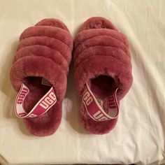 UGG OH YEAH SLIDE Sheepskin Slipper Sandals Womens Shoes 1095119 PINK BERRY 7. In pristine condition,worn in the house few times. Comfortable Pink Round Toe Sandals, Pink Cushioned Slides With Round Toe, Pink Slides With Cushioned Footbed And Round Toe, Comfortable Pink Slip-on Sandals, Pink Open Toe Indoor Slippers, Comfortable Pink Closed Toe Sandals, Comfortable Pink Closed-toe Sandals, Ugg Shoes Women, Pink Berry