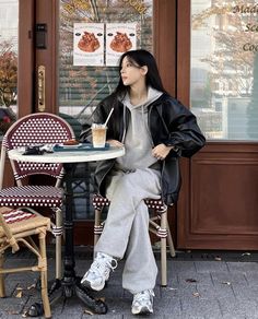 Boyish Outfits, Winter Training, Korean Outfit Street Styles, Aesthetic Korean, Tiktok Outfits, Japan Outfit, Nails Aesthetic