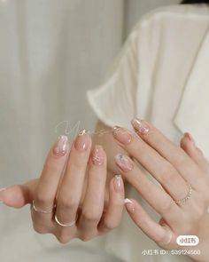 Neutral Pearlescent Nails, Beige Iridescent Nails, Paint Nails, Nail Art Inspiration, Hair Tutorial, Nail Art, Art Inspiration, Paint, Heels