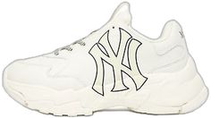 White Chunky Sneakers For Sports With Logo, White High-top Chunky Sneakers With Logo, White Chunky Sneakers With Logo For Streetwear, White Logo Platform Sneakers For Sports, White Platform Sneakers With Logo For Sports, Casual White Platform Sneakers With Logo, White Platform Sneakers With Logo For Streetwear, Chunky Sneakers For Streetwear With Logo And White Sole, Casual High-top Chunky Sneakers With Logo