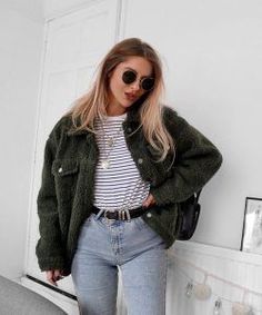 back to school outfits   #school #outfits #girl #fashion #college #malvinareichel335 Seasonal Outfits, Street Style 2018, Trendy Jackets, Winter Lookbook, A Jacket, Outfit Trends, Mode Inspo, Winter Mode, Moda Vintage