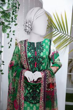 These 3-Piece articles are spell of embroidery on Digital Printed Lawn Shirt (3.15-Meters). Accompanied with Printed Chiffon/Lawn Dupatta(2.50-Meters) and Cambric Trouser(2.5-Meters). An Embroidered Organza Lace(0.33-Meters) Available on All our Stores & Online https://aleezonline.com   #fashionblogger #fashion #embroidery #cambric #lawn #lawnclothing #lawn2019 #summeroutfit #lawncollection #lawncollection2019 #pakistaniclothes #pakistanifashion