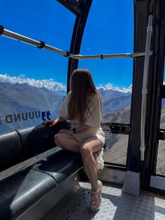 Cable Car Photoshoot Idea Austria Cable Car Outfit, Cable Car Photo Ideas, Ootd Langkawi, Mussoorie Outfit Ideas, Cable Car Aesthetic, Kashmir Outfit Ideas, Mountain Photo Ideas Instagram, Disneyland Couples Pictures, Hiking Picture Ideas