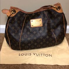 Discontinued Authentic Louis Vuitton Bag! Great Condition, But Has Ink Marks On The Inside Of The Bag. I Posted The Original Tag. Willing To Send More Photos To Interested People! Louis Vuitton Metis, Rare Louis Vuitton Handbags, Louis Vuitton Hobo, Louis Vuitton Tivoli, Louis Vuitton Delightful, Louis Vuitton Fur Bag, Authentic Louis Vuitton Bags, Old Louis Vuitton Bags, Louis Vuitton Artsy Mm