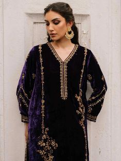 Designer Suits For Wedding, Fancy Suit, Pakistani Fancy Dresses, A Line Kurta, Simple Pakistani Dresses, Beautiful Dress Designs, Embroidery Suits Design, Embroidery Designs Fashion