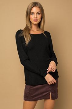 Long Sleeve Twisted Back Glitter Top MODEL IS WEARING A SIZE SMALL MODEL SPECS HEIGHT: 5'10" BUST: 32 WAIST: 25" HIPS: 35" Glitter Top, Twist Top, Beautiful Sweater, Long Blouse, Sheer Fabrics, Natural Fabrics, Top Model, Print Pattern, Hip Length