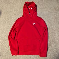 Brand- Nike Color- Red Size- Kids/Boys Medium Condition- New/Never Worn Black Nike Hoodie, Tops Nike, Nike Long Sleeve, French Terry Hoodie, Nike Sweater, Training Tops, Nike Red, Nike Sweatshirts, Vintage Hoodies