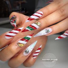 Stunning Christmas beauties by @nailsby_evon . . . . Check out more Nail Masters at @passion4nailartz . . . #christmasnails #nails2inspire #nailaholic #nailartaddict #nailsoftheday #nails #nailart #nailpromote #uñas #爪 #naglar #xmas #unghie #paznokcie #ilovenailart #nailswag #glitternails #nogti #reindeer #christmasnailart #manicura #novababe #uñasdecoradas #cardib #christmas #travel #ignails #PASSIONATENAILTECHS #PASSION4NAILART #P4NA Nail Art Noel, Themed Nails, Nails Arts, Christmas Manicure, Holiday Nail Designs, Cute Christmas Nails, Christmas Nails Easy, Nail Candy