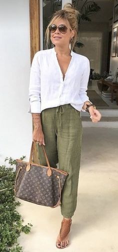 Wardrobe Essentials For Women, Green Linen Pants, Stylish Outfits For Women Over 50, Clothes For Women Over 50, Over 60 Fashion, 50 Style