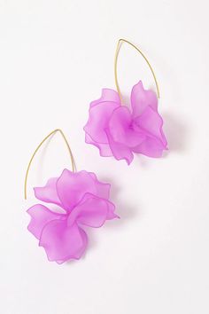 Length: 3��?
Gold Plated?
Acrylic ?
Get ready for Spring in the Blooming Floral Drop Earrings in lavender that feature a hook backing. ?

Styled with: Paola Romper.? Night Skirt, Dress Party Night, A Hook, Halloween Sale, Floral Style, Polymer Clay Jewelry, Floral Painting, Clay Jewelry, Green And Purple