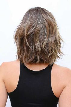 Long Hair and Scarf Styles: Fall Fashion Inspiration Back Of Bob Haircut, Bob Haircut Back View, Shoulder Length Wavy Hair, Long Bob Haircuts, Haircuts For Wavy Hair, Hair 2018, Medium Hair Cuts