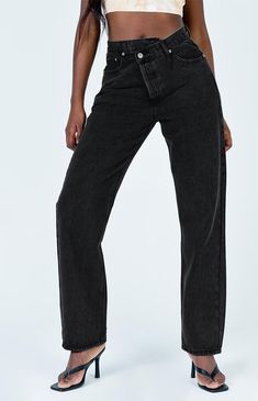 PacSun exclusive! Revamp your denim game with the Black Holly Asymmetrical Straight Leg Jeans from Princess Polly, a modern and edgy take on a classic straight-leg jean. With its unique asymmetrical waistband and flattering straight-leg cut, these jeans add a touch of boldness to your outfit.

Sizing: XXS (US 0 / AU 4), XS (US 2 / AU 6), SML (US 4 / AU 8), MED (US 6 / AU 10), LRG (US 8 / AU 12), XL (US 10 / AU 14), XXL (US 12 / AU 16)


	Rigid fabric
	Non-stretch
	Black wash
	Asymmetrical Oversized Jeans, Fleece Dress, Outerwear Outfit, Loungewear Sets, Curve Dresses, Casual Tank Tops, Tops Fall, White Midi Dress, Outerwear Sweater