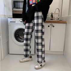 Loose Hip Hop Casual Plaid Long Pants – Nada Outfit Land Black And White Plaid Pants Outfit, Loose Trousers Women, Black Plaid Pants, Plaid Pants Outfit, High Waist Joggers, Plaid Pants Women, Korean Fashion Black, Female Streetwear, Checked Trousers