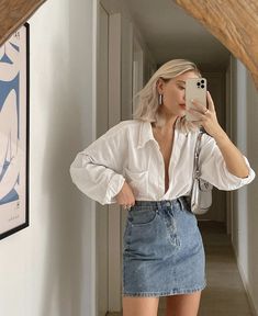 Outfit Camisa Branca, White Shirt And Denim Skirt, Casual College Outfits, Elegante Casual, Causual Outfits, Summer Fashion Outfits