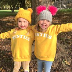 PLEASE NOTE! SOLD INDIVIDUALLY, PLEASE ENSURE YOU HAVE ENOUGH ITEMS BEFORE CHECKING OUT ♡ Very cute 'Besties' sunshine yellow kids sweatshirts. Also available in Khaki Green! ♡ Printed with white vinyl in a seventies style font  For best friends to wear together on days out, days in or just hanging out! On the back you'll find half a love heart so once standing together from behind the two hearts become one!  ` ♡ Please note the price is for individual jumpers. Fabulous quality and long wearing Dress Best Friends, Twin Sweater, Kids Sweater Girls, Seventies Style, Outfits For Kids, Yellow Kids, Bestie Outfits, Best Friend Outfits, Baby Milestone Blanket