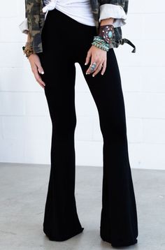 Cher Solid Raw Edge Flare Pant - Black  - Three Bird Nest Black Bell Bottoms Outfit Western, Velvet Bell Bottoms Outfit, Classy Rocker Chic Style, Modern Hippie Fashion, Black Bell Bottoms, Bell Bottoms Outfit, Hippie Chic Fashion, Modern Hippie, Three Bird Nest