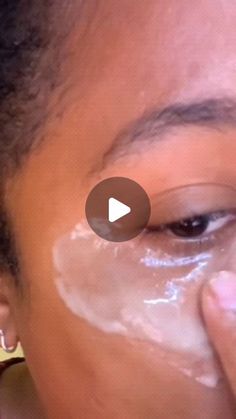 How To Make Skin Care Products At Home, Homemade Pimple Remedies, Glowing Skin Routine, Face Treatments, Skincare Remedies, Beauty Tutorial, Facial Tips, Recommended Skin Care Products, Acne Dark Spots