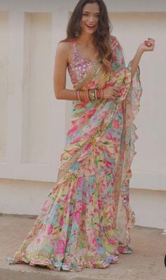 Fancy Dress Ideas, Floral Saree, Traditional Blouse Designs, Simple Sarees, Indian Fashion Saree, Saree Designs Party Wear