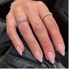 Short Almond Nails Acrylic,Natural Nude Medium Fake Nails Press ons,Classic Glue on Nails Short,Gel Artificial French Nails for Women DIY Manicure Round Nails, Pink Nail, Oval Nails, Classy Nails, Chic Nails