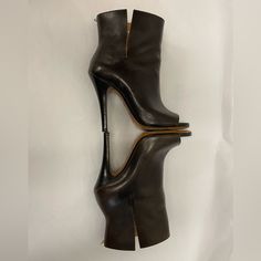 Maison Martin Margiela Made In Italy Open Toe Side Vent Ankle Booties Size 36 1/2 Condition Good To Very Good *Loose Thread On One Vent (Easiest Of Repairs For Your Trusted Shoe Cobbler) 6-19242.0a Formal High Ankle Boots With Wrapped Heel, Designer Ankle Boots With Sculpted Heel, Formal Ankle-high Heeled Boots With Wrapped Heel, Formal Ankle Boots With Wrapped Heel, Formal Closed Toe Boots With Wrapped Heel, Formal Ankle-high Boots With Wrapped Heel, Designer High Heeled Boots With Stacked Heel, Designer Ankle Boots With 4-inch Heel, Designer Ankle-high Boots With Sculpted Heel