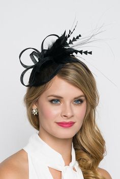 "\"Arianna\" Black Fascinator This season, sophisticated fascinators stole the show on the runways. Fascinators can be a little intimidating. But this cute little fascinator will help you overcome that fear. It perfectly lands the look, thanks to its mesh sinamay, frilly feathers, and loopy mesh ribbons. No matter the occasion, you will fit in with the fascinator craze with this simple yet stylish head-piece. Add Men's Matching Bow Tie: Don't you dare get caught mismatching your sweetie's favori Clips Hairstyles, Fascinator Hats Outfit, Royal Blue Fascinator, Grey Fascinator, Derby Attire, Blue Fascinator, Kentucky Derby Fascinator, Ladies Hair, Pretty Hats