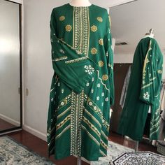 Ethnic Green Printed Kameez Brand New // Green Bohemian Kurta For Festive Occasions, Bohemian Style Summer Kurta With Traditional Drape, Green Kurta With Dupatta For Festival, Bohemian Green Salwar Kameez With Printed Motifs, Green Bohemian Traditional Wear With Dabka, Bohemian Summer Kurta With Dupatta, Green Kurta With Traditional Drape For Festival, Festive Bohemian Salwar Kameez With Straight Kurta, Festive Bohemian Straight Kurta Salwar Kameez