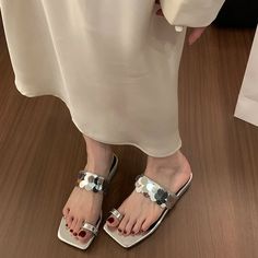 LBSFY - Designer Summer Sequin Woman Slippers Fashion Clip Toe Low Heel Ladies Outdoor Beach Vacation Sandalias Flip Flop Silver Low Heels, Woman Slippers, Women Slippers Fashion, Traditional Chinese Dress, Low Heel Sandals, Sport Sandals, Outdoor Wear, Chunky Heel, Flip Flop