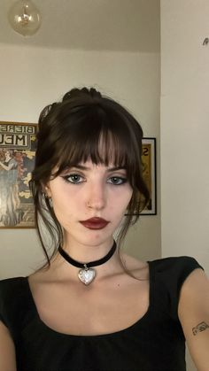 Black Dress With Nails Outfit, Michelle Song Aesthetic, Straight Brows Before And After, Makeup Looks Dark Lip, Mons Vi Band, Unprochable Makeup, Prom Bangs Hairstyles, 90s Makeup Hooded Eyes, Dark Eyeliner Look