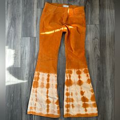 Like New Free People Orange Tie Dye Corduroy Pants In Size 30. Worn Only A Few Times. High Rise With Slight Stretch And A Pull On Waistband With 4 Pockets. Fits A Us 10. Orange Tie Dye, Orange Tie, Free People Pants, Corduroy Pants, Flare Pants, Pant Jumpsuit, Tie Dye, Free People, High Rise