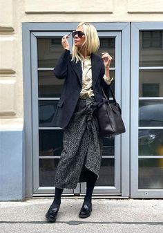 Worst Outfits, Autumn Outfit Ideas, Maxi Skirt Outfits, October 27, Autumn Street Style, Fashion Design Clothes, Autumn Outfit, Business Casual Outfits, The Worst