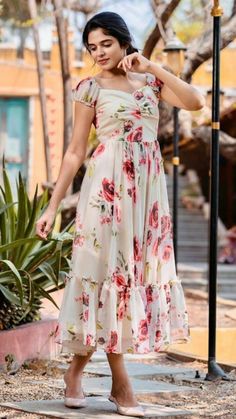 Girls dress | girls outfits Printed Long Frocks, Floral Print Frock, Indian Maxi, Maxi Frocks, Kurtis Design, Short Frocks, Stylish Kurtis