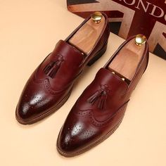 Handmade+Burgundy+Color+Leather+Wing+Tip+Brogue+Tussles+Loafer+For+Men's+    Upper+Material+Genuine+Leather+  Inner+Soft+Leather  Style+Wing+Tip+  Color+Burgundy+  Sole+Leather  Gender++Male  Heel+Leather    Manufacturing+Time+7+to+10+Business+Days    IMPORTANT+NOTE    Please+measure+your+foot+si... College Graduation Shoes, Graduation Shoes, Shoes Trending, Quality Leather Boots, Tassel Shoes, Custom Design Shoes, Burgundy Shoes, Simple Shoes, Handmade Leather Shoes