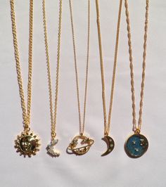 Moon Aesthetic Jewelry, Sun And Moon Jewelry Necklaces, Moon Jwellary, Astrology Jewelry Aesthetic, Moon Snd Sun Necklace, Universe Necklace, Comfort Movie, Planet Necklace, Astrology Jewelry