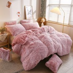 64 Fuzzy Comforter, Fluffy Quilt, Girl Apartment Decor, Velvet Bedding Sets, Fluffy Bedding, Pink Bedrooms, Inspire Me Home Decor, Bed Sets, Pink Bedding