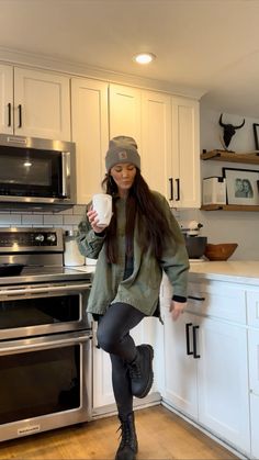 Comfy Cold Day Outfit, Casual Day Drinking Outfit Winter, Chill Christmas Outfit, Comfy Movie Theater Outfits, Washington Dc Outfit Winter, Winter Road Trip Outfit, Festive Winter Outfits, Comfy New Years Eve Outfit Ideas, Casual Leggings Outfit Fall