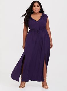 I have a red floral dress with this top cut and I love it. This would likely be very flattering on me, and I love the deep color. Pink Dip Dye, Cherry Print Dress, Short Beach Dresses, Short Dress White, Modest Summer Dresses, Plus Size Summer Dresses, Challis Fabric, Floral Dresses Long, Boho Maxi Dress