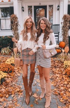 Plaid Skirt Fall Outfit, Effortless Fall Outfits, Fall Outfits Pinterest, Engagement Photo Outfits Fall, Winter Date Night Outfits, Skirt Outfits Fall, Looks Country, Effortlessly Chic Outfits, Skirts With Boots