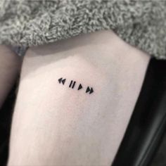 Minimal First Tattoo, Small Significant Tattoos, Minimalistic Tattoo Ideas, Tech Tattoo, Dragons Tattoo, Minimalistic Tattoo, Tato Minimal, Tattoo Diy, Tato Henna