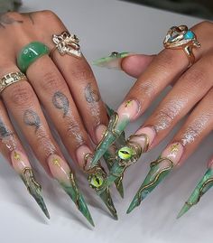 Medusa Nail Design, Airy Fairy, Fairy Nails, Acrylic Nails Almond Shape, Stilleto Nails Designs, Nails Stiletto, Nice Nails, Grunge Nails, Green Nail